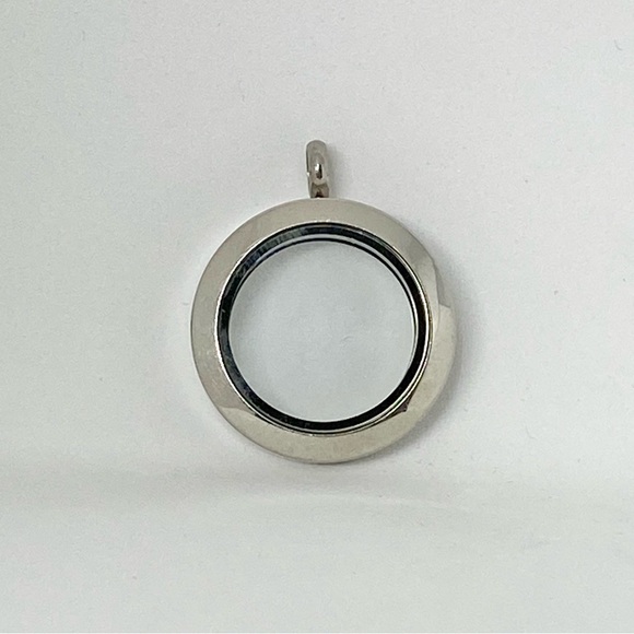 Origami Owl Living Locket - Picture 2 of 5